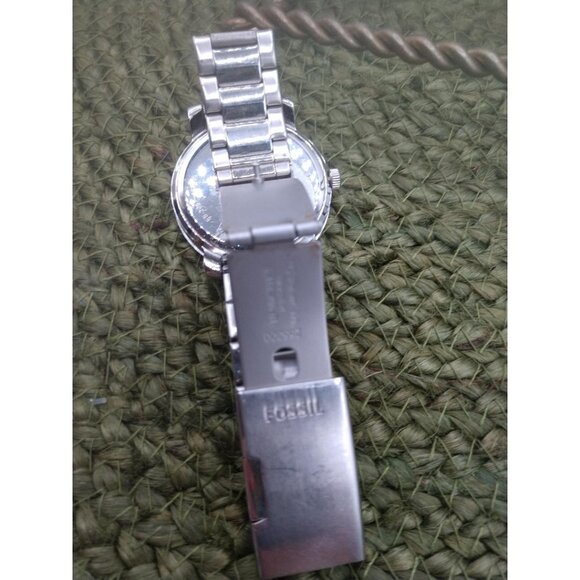 Fossil Womens Stainless Steel Analog Watch With White Dial & Crystal Accents - Picture 3 of 5